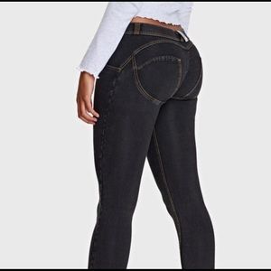 Freddy WR.UP Booty Lifting Jeggings